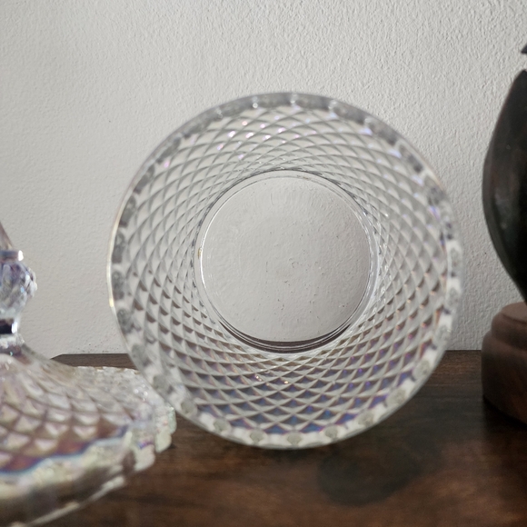 Beautiful Iridescent Glass Candy Storage Jar with Lid - Picture 5 of 8
